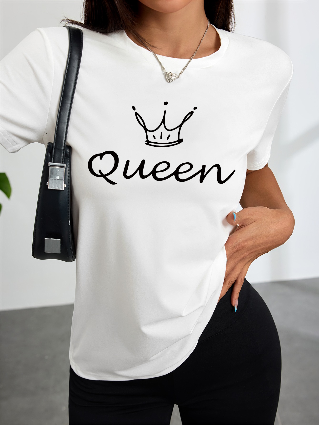 Queen Street Fashion - Женская белая футболка с принтом «Корона